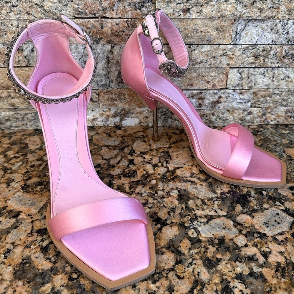 Alexander McQueen Crystal Strap Sandals in Pink